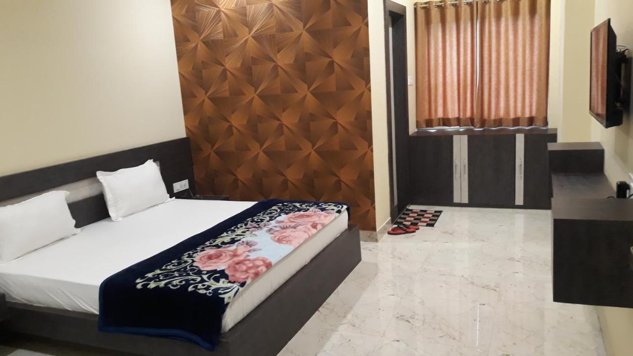 Hotel Uday Villas Shivpuri  Bagian luar foto